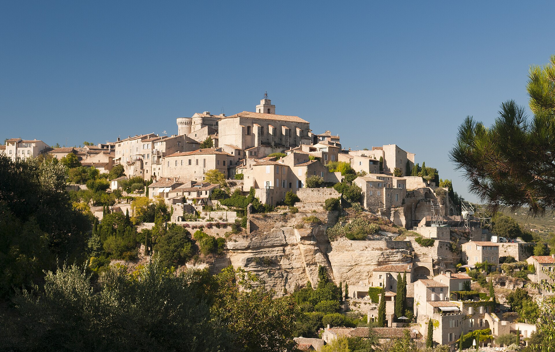 Hill village of Gordes in the Luberon, Provence